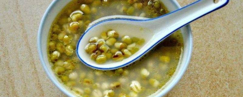绿豆汤是红色的还是绿色的