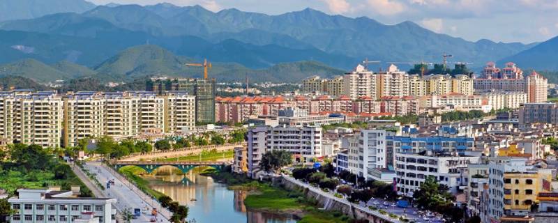 新兴沿江南路离城区多远